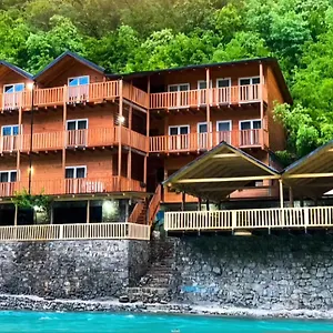 Livadhi Komani Bed and breakfast Moll' e Shoshit