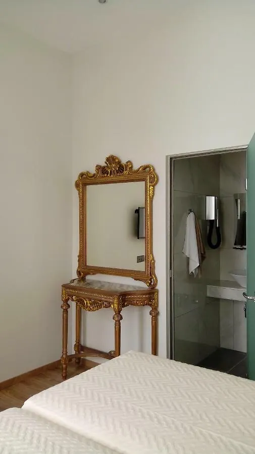 **  9 Muses Hotel Larnaca Kıbrıs